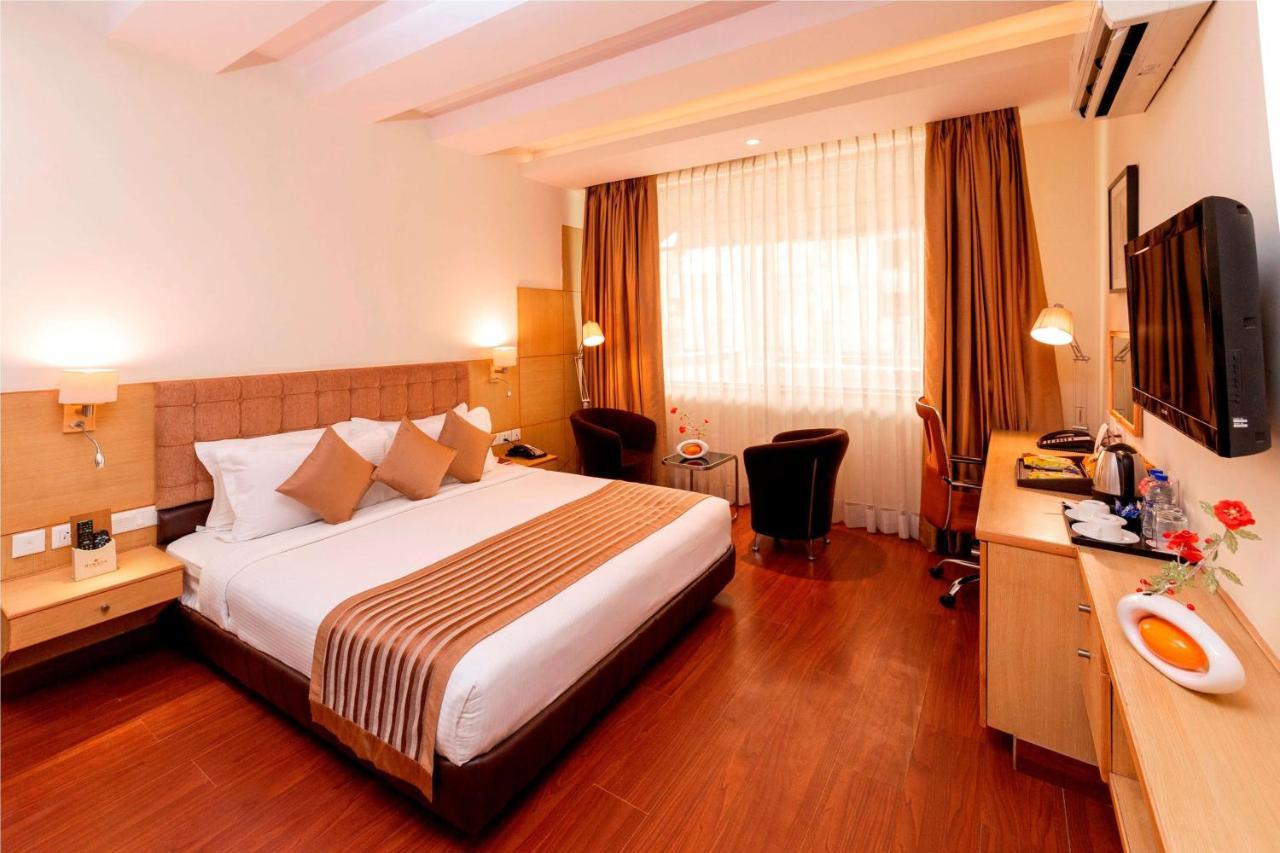 Ramada Neemrana Hotel Buitenkant foto