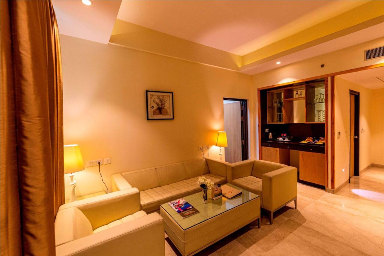 Ramada Neemrana Hotel Buitenkant foto