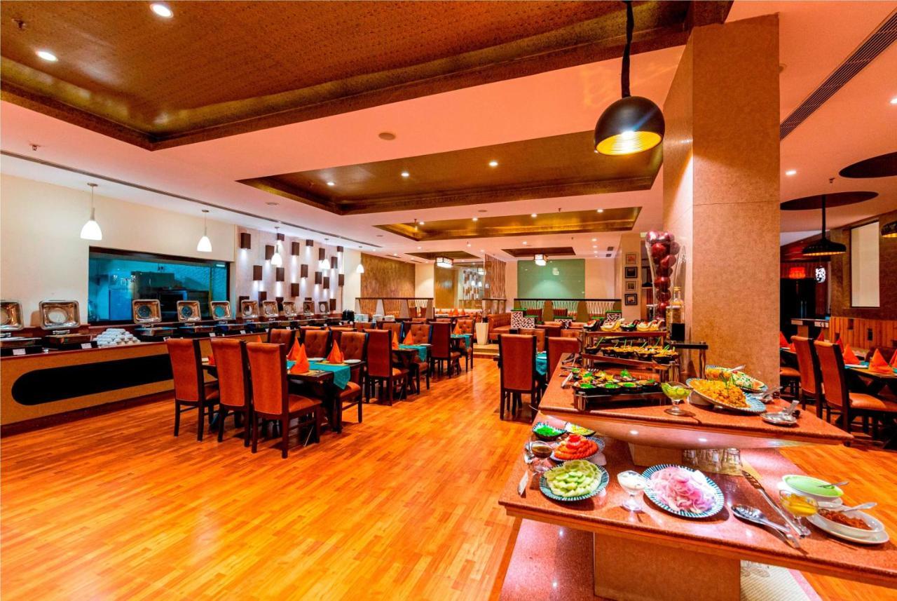 Ramada Neemrana Hotel Buitenkant foto