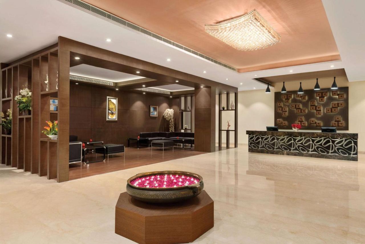 Ramada Neemrana Hotel Buitenkant foto