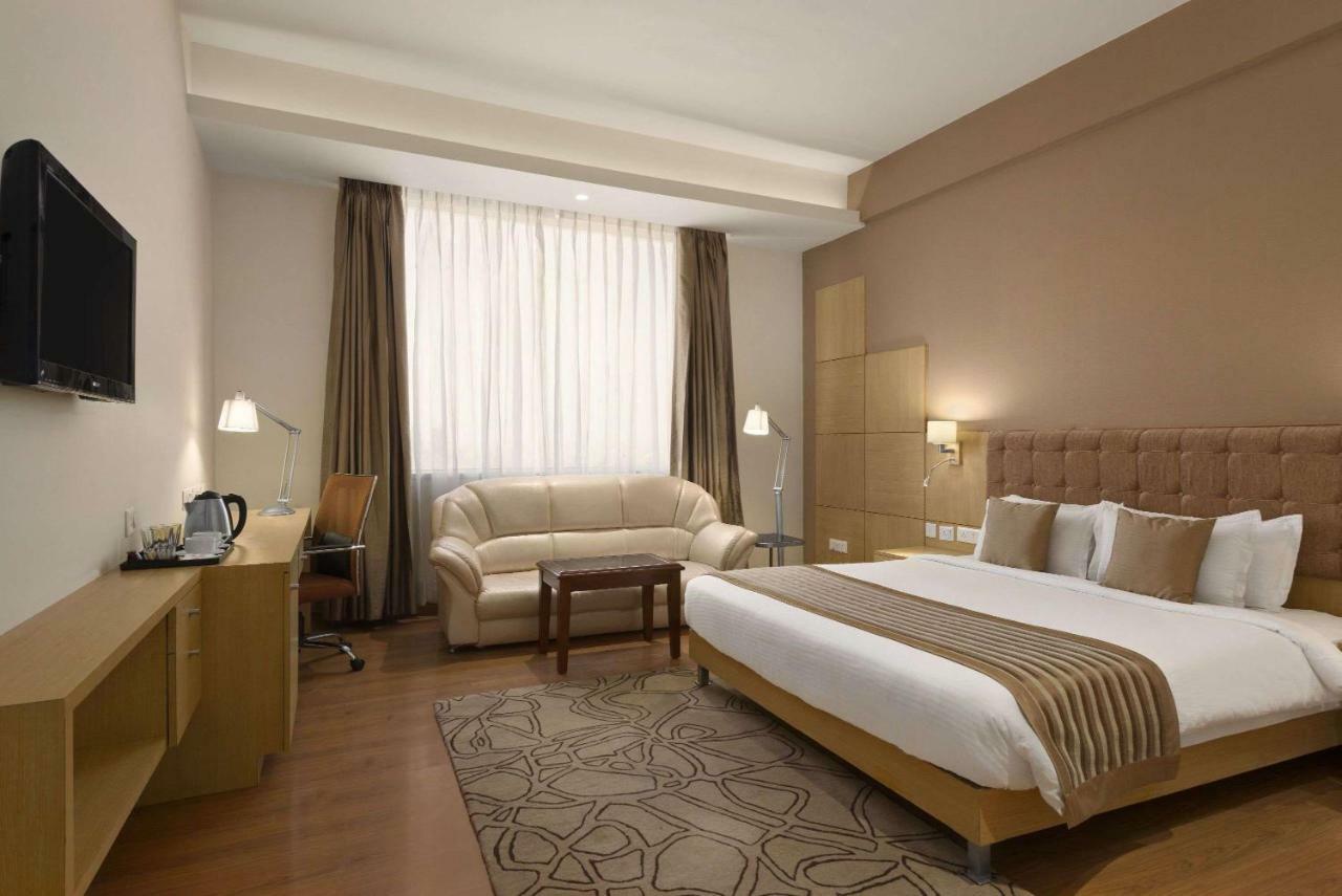 Ramada Neemrana Hotel Buitenkant foto