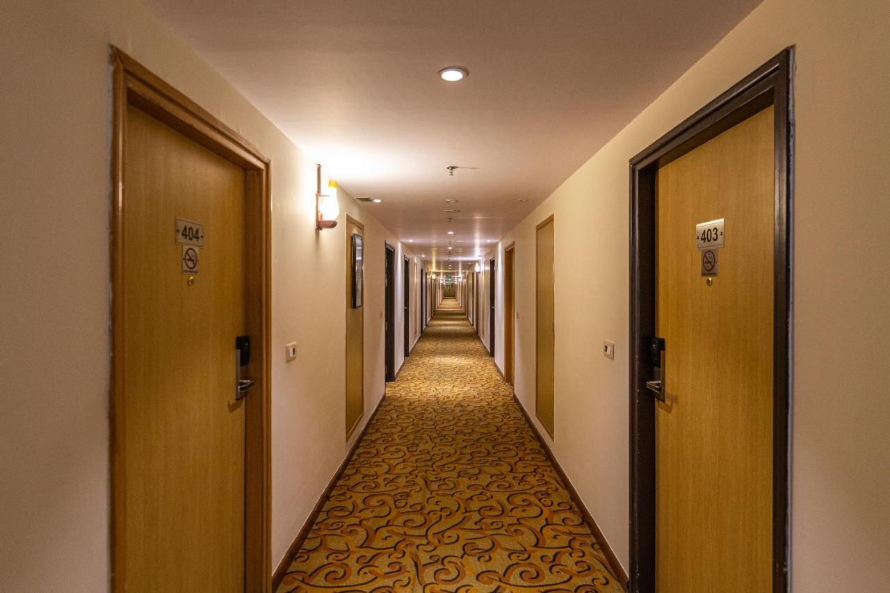 Ramada Neemrana Hotel Buitenkant foto
