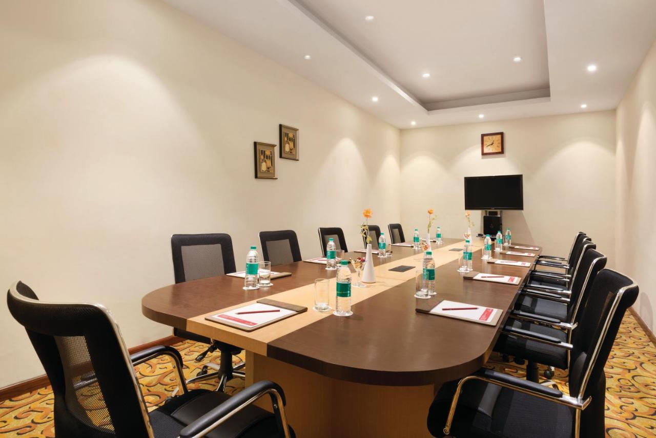 Ramada Neemrana Hotel Buitenkant foto