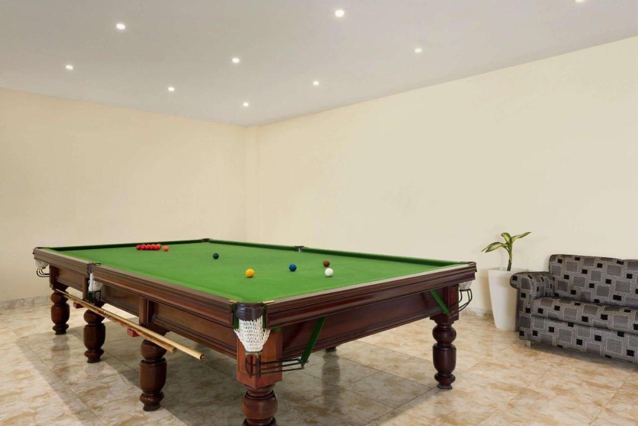 Ramada Neemrana Hotel Buitenkant foto