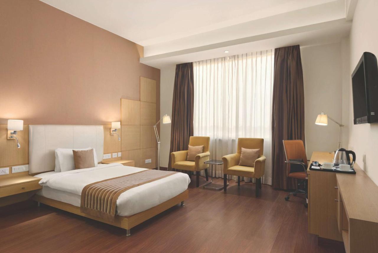 Ramada Neemrana Hotel Buitenkant foto